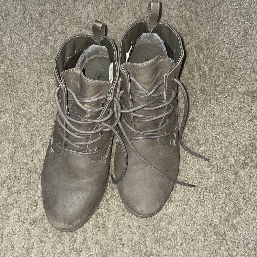 American eagle booties